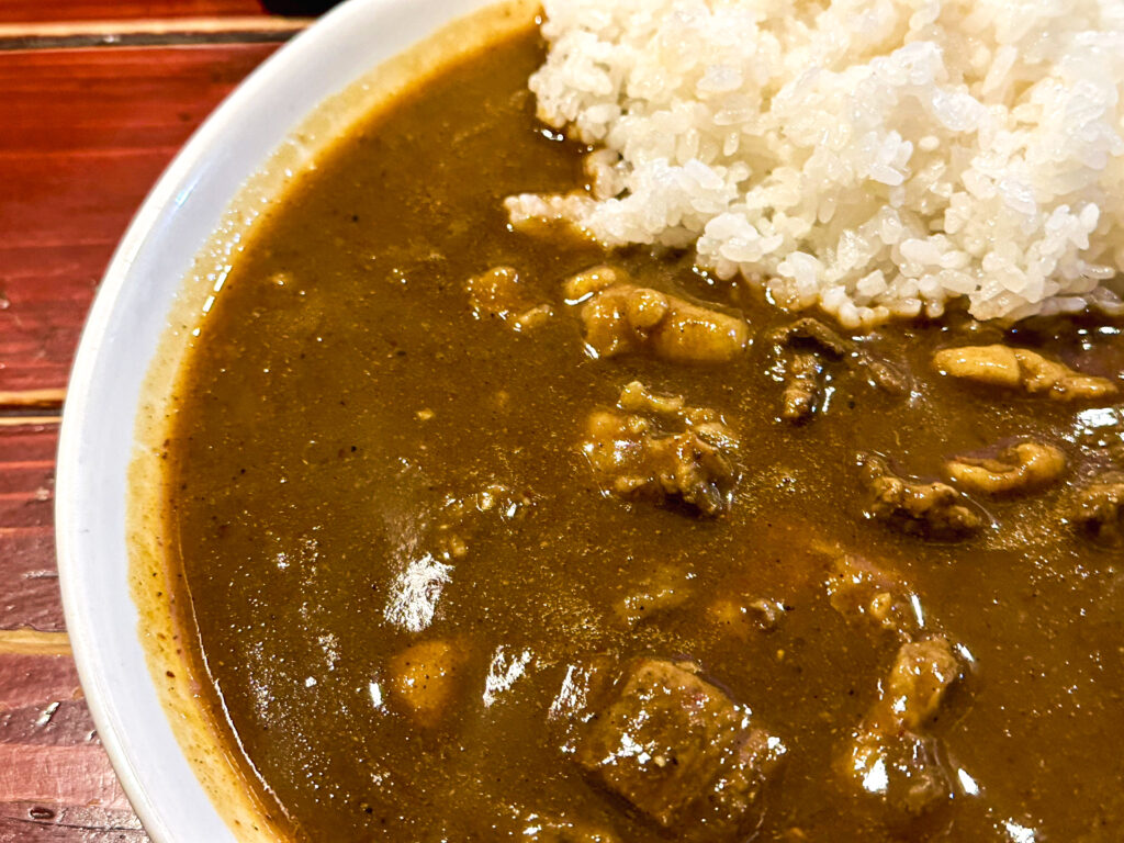コスパ抜群!北千住ランチ「肉三昧 石川竜乃介」カレー定食
